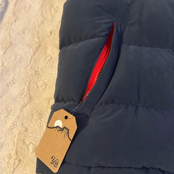 Stylish YoColorado Hooded Vest with Colorful Stripes - Picture 2 of 7